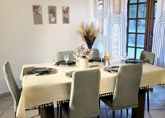 La Servolle Hébergement de vacances *